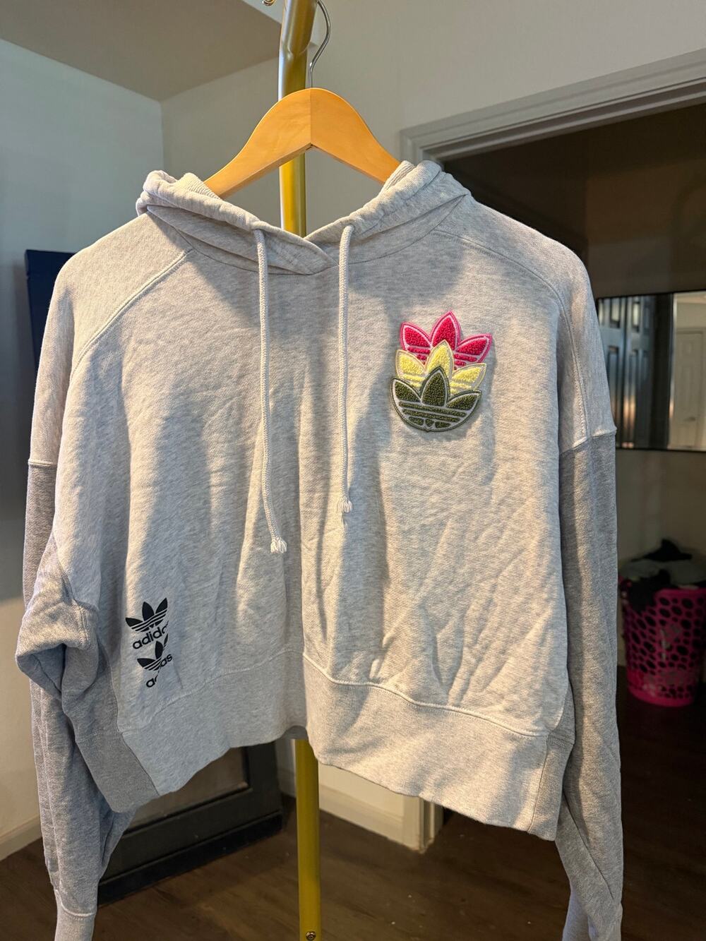 adidas Originals Women's Logo Play Cropped Hoodie in light gray